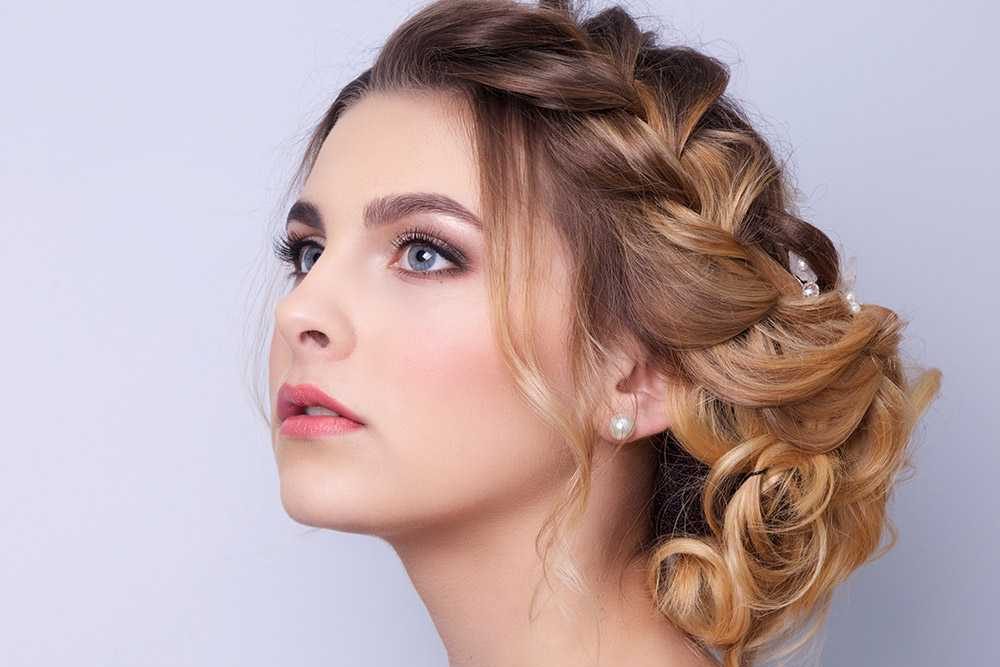acconciature SPOSA CON TRECCE 1000 5 e1749133462424